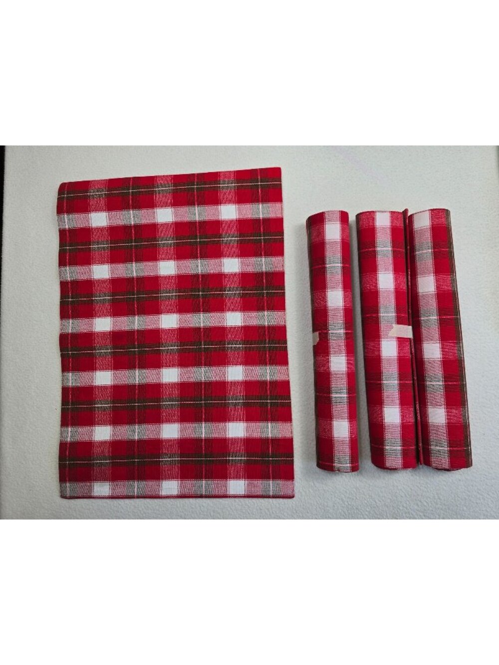 Urban Villa 100% Cotton Red & White Plaid Placemat Set of 4 New